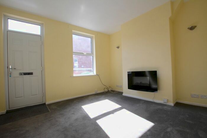 2 Bedroom Semi-Detached House To Rent In Jasmine Road, Basford, Nottingham, NG5