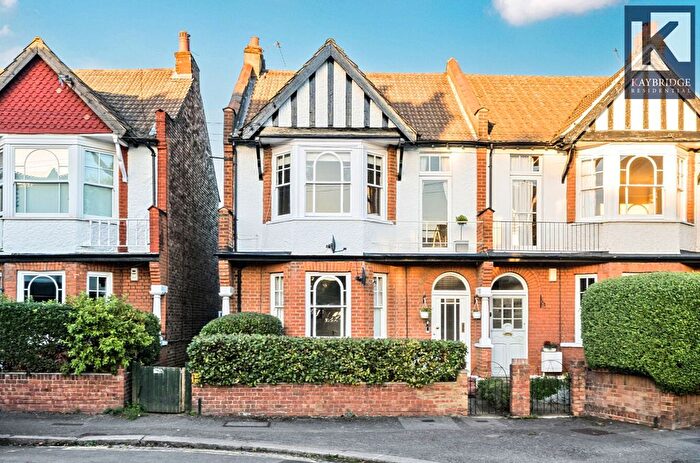 3 Bedroom Flat For Sale In Stanton Road, London, SW20