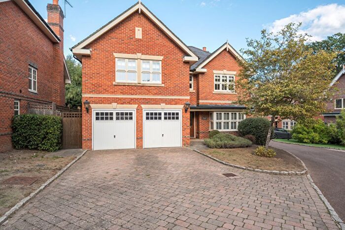4 Bedroom Detached House For Sale In Woodham Gate, Woodham, GU21