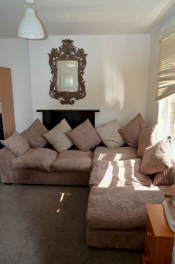 Flat To Rent In High Street Stratford, Broadway, Stratford, London, E15