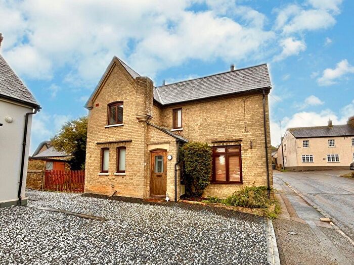 2 Bedroom Cottage To Rent In Greenfield Road, Pulloxhill, Bedford, MK45