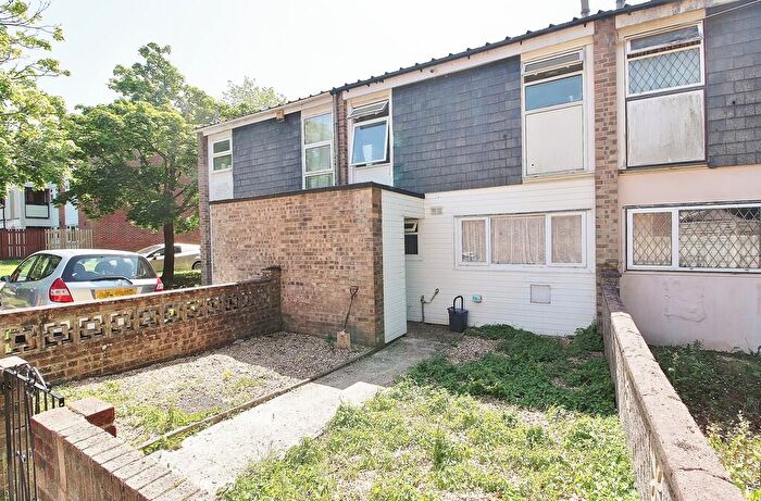 3 Bedroom Terraced House For Sale In Linnet Close, Cowplain, PO8