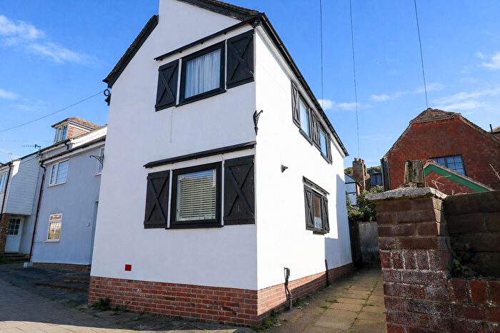3 Bedroom End Of Terrace House For Sale In The Bourne, Hastings, TN34