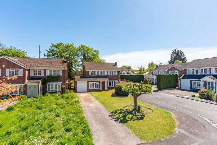 4 Bedroom Detached House For Sale In St. Marys Glebe, Edlesborough, LU6