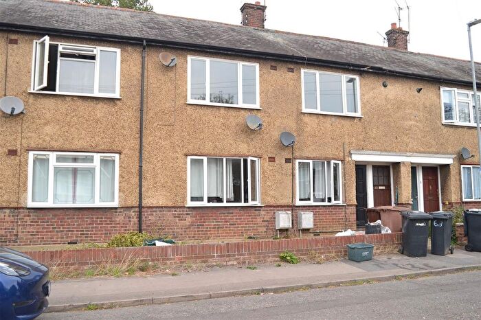 2 Bedroom Maisonette For Sale In Coval Lane, Chelmsford, CM1