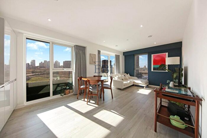 2 Bedroom Apartment For Sale In Effra Gardens, Silvertown Way, London, E16