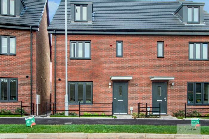 4 Bedroom House To Rent In Hogarth Close, Bristol, BS10