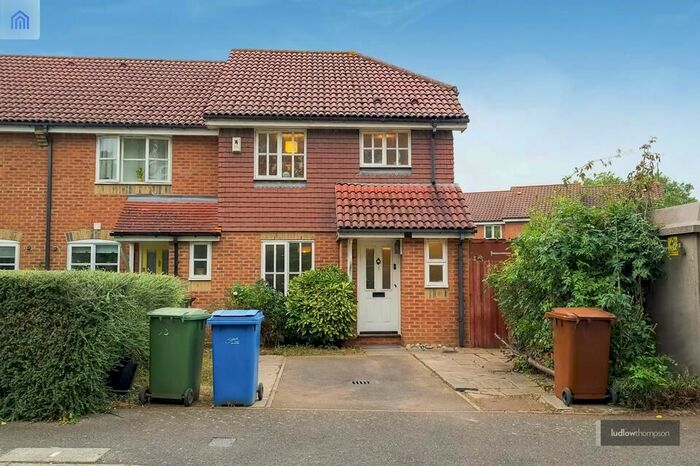 3 Bedroom End Of Terrace House To Rent In Abbotswood Road, London, SE22