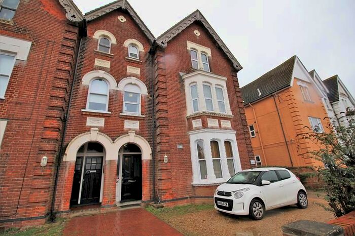 1 Bedroom Flat To Rent In Shakespeare Road, Bedford, MK40