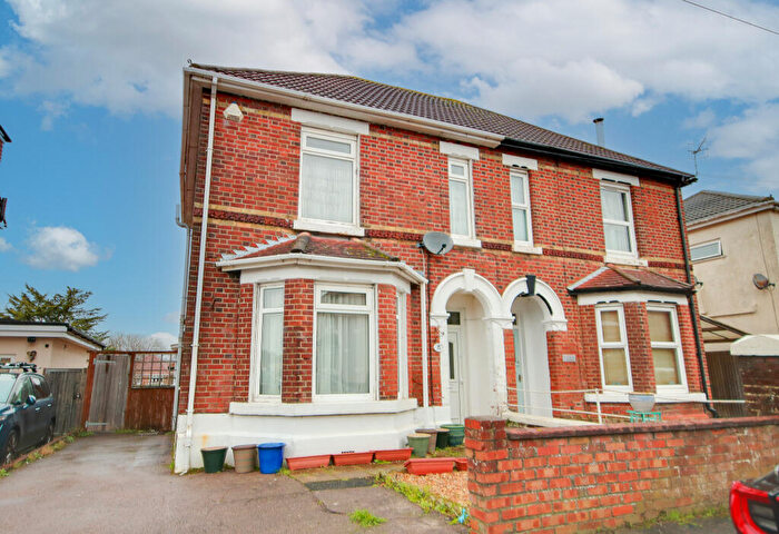 3 Bedroom Semi Detached House For Sale In Bitterne Park! No Forward Chain! Potential To Improve!, SO18