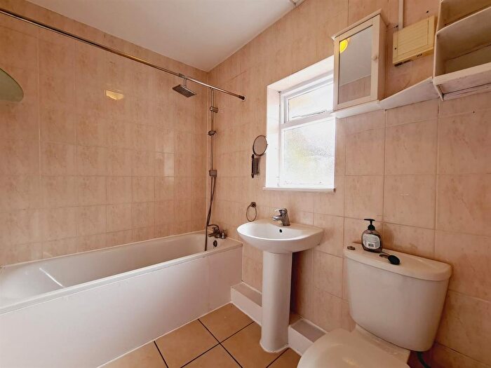 1 Bedroom Flat To Rent In Berners Road, London, N22