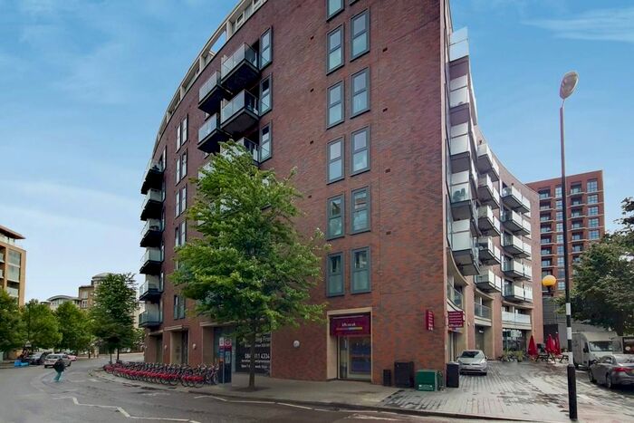 2 Bedroom Flat To Rent In Surrey Quays Road, Canada Water, London, SE16
