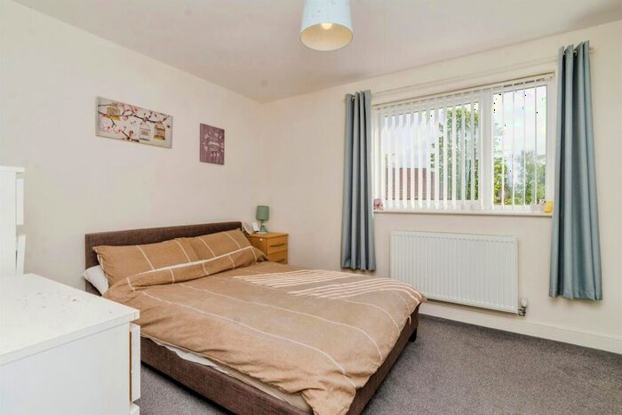 2 Bedroom Semi-Detached House For Sale In Bolton Rise, Tipton, DY4