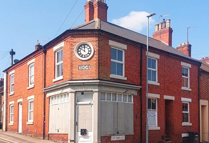 5 Bedroom Property To Rent In Great Park Street, Wellingborough, NN8