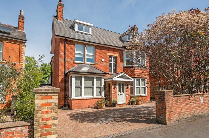 5 Bedroom Detached House For Sale In The Avenue, Camberley, Surrey, GU15