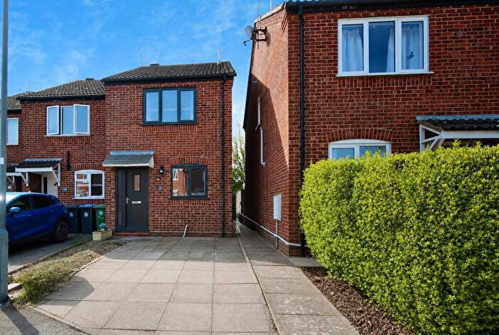 2 Bedroom End Of Terrace House For Sale In Manston Drive, Wellesbourne, Warwick, CV35