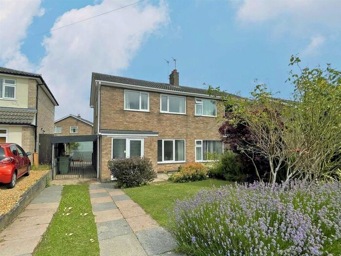 3 Bedroom Semi-Detached House To Rent In Chatsworth Road, Stamford, PE9