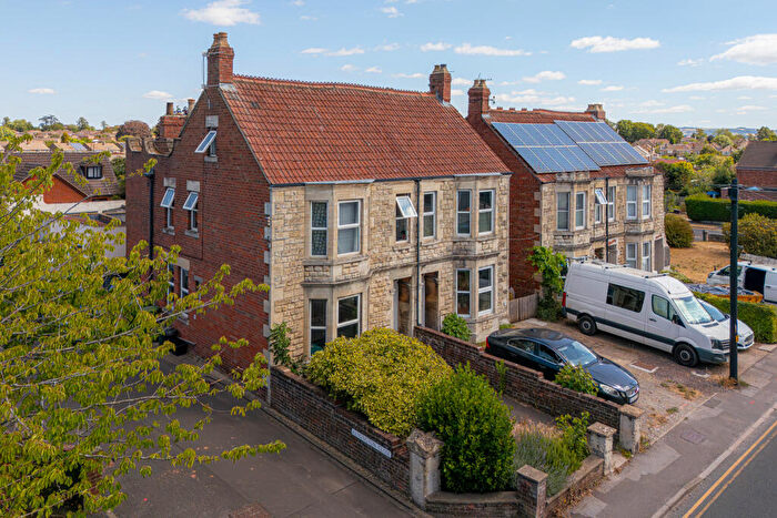 4 Bedroom Semi-Detached House For Sale In Islington, Trowbridge, BA14