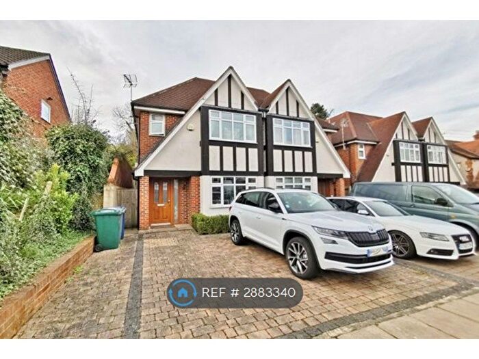5 Bedroom Semi-detached House To Rent In Prospect Road, Barnet, EN5