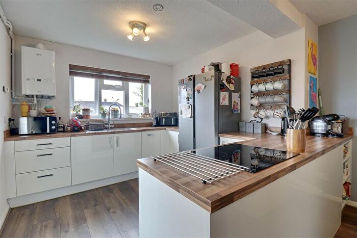 2 Bedroom Terraced House For Sale In Norwich Road, Portsmouth, PO6