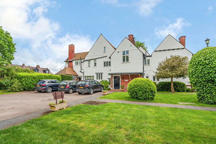 1 Bedroom Flat For Sale In Narcot Lane, Gerrards Cross, SL9