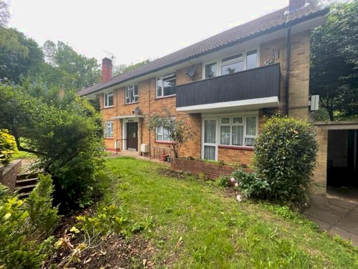 2 Bedroom Flat To Rent In Hayes Lane, Kenley, CR8