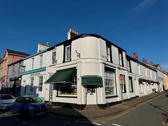 2 Bedroom Flat For Sale In High Street, Crickhowell, NP8