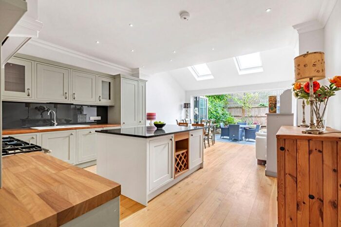 3 Bedroom Detached House For Sale In Ravensbury Road, Earlsfield, London, SW18