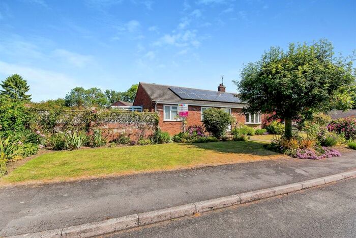 3 Bedroom Detached Bungalow For Sale In Willow Close, Scopwick, Lincoln, LN4