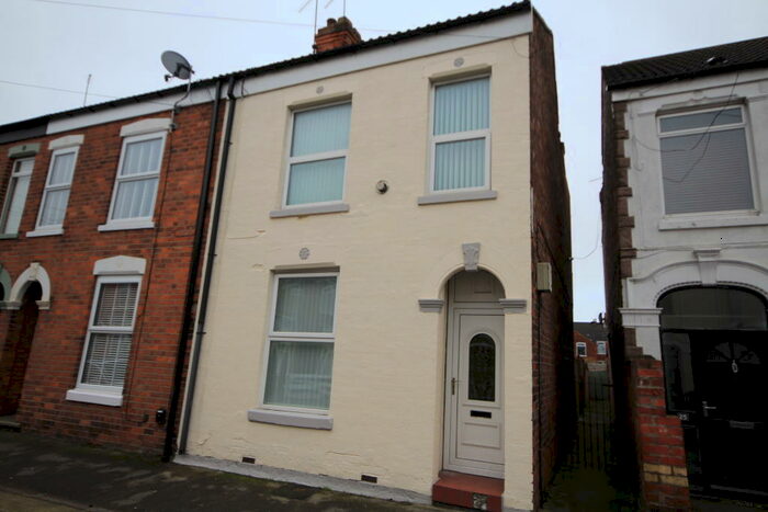 2 Bedroom End Of Terrace House To Rent In Lee St, Hull, HU8