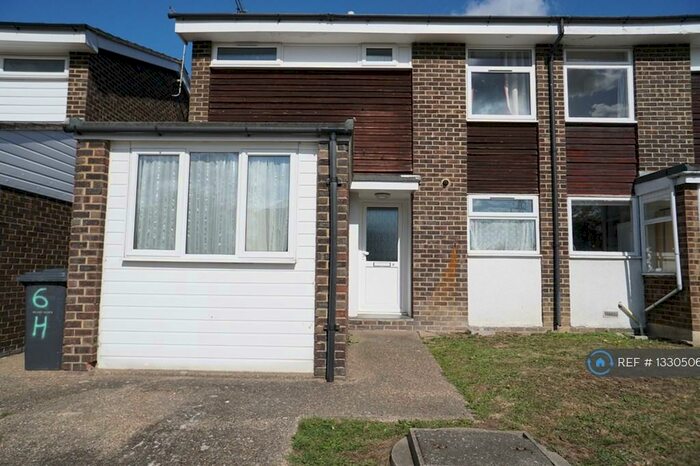 5 Bedroom Semi-Detached House To Rent In Headcorn Drive, Canterbury, CT2