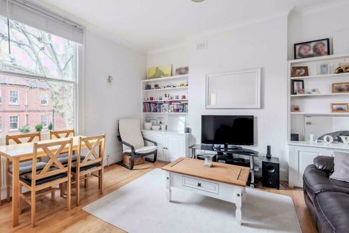 1 Bedroom Flat To Rent In St. James Terrace, Balham, SW12