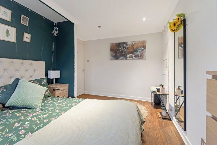 1 Bedroom Flat For Sale In Denewood Avenue, Paisley, Renfrewshire, PA2