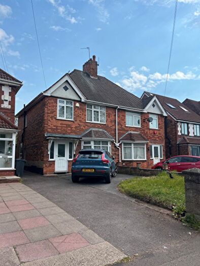 3 Bedroom Semi-Detached House For Sale In Stechford Lane, Birmingham, B8