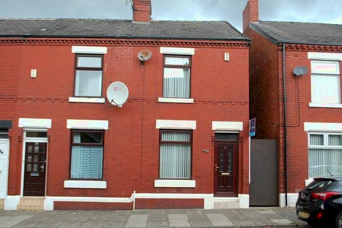 2 Bedroom Terraced House To Rent In Smallshaw Lane, Ashton-under-lyne, OL6