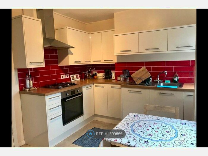 2 Bedroom Flat To Rent In Parker House, Beckenham, BR3