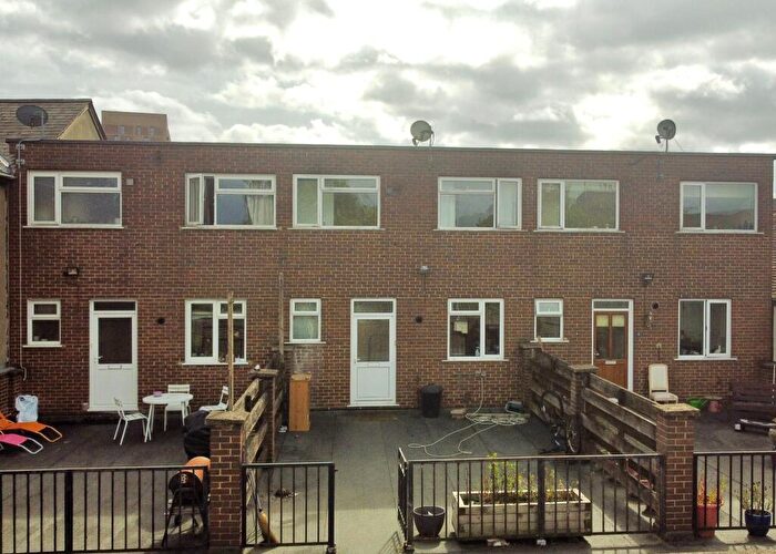 2 Bedroom Apartment To Rent In West Street, Maidenhead, Berkshire, SL6