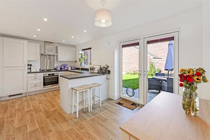 4 Bedroom Detached House For Sale In Thompson Close, Paddock Wood, Tonbridge, TN12