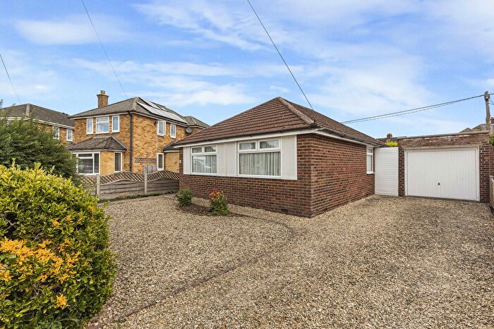 2 Bedroom Bungalow For Sale In Aysgarth Road, Yarnton, OX5