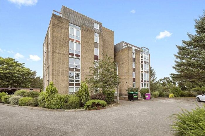 2 Bedroom Flat To Rent In Fair-a-Far, Cramond, Edinburgh, EH4