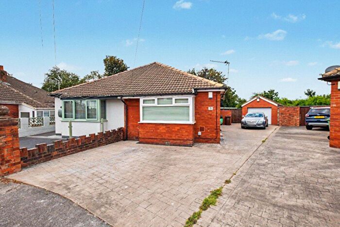 1 Bedroom Bungalow For Sale In Leysholme Crescent, Leeds, West Yorkshire, LS12