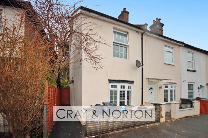 2 Bedroom House To Rent In Salisbury Road, Woodside, SE25