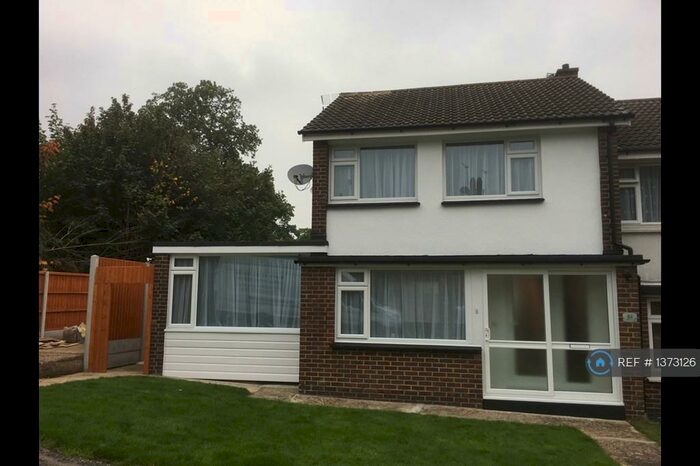 3 Bedroom End Of Terrace House To Rent In Hollytree Avenue, Swanley, BR8