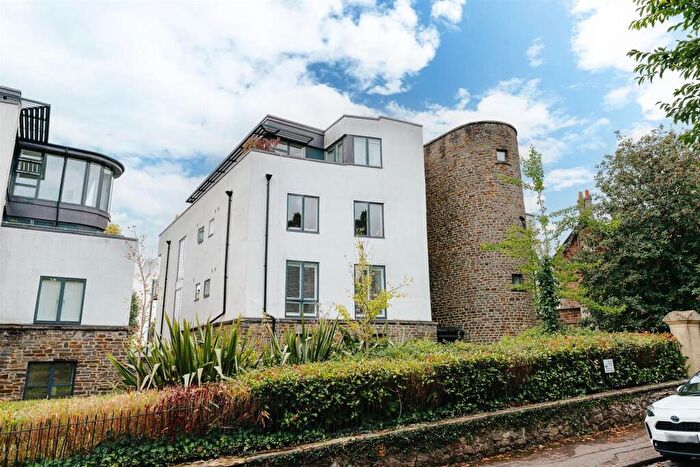 2 Bedroom Apartment For Sale In Elm Lane, Redland, Bristol, BS6