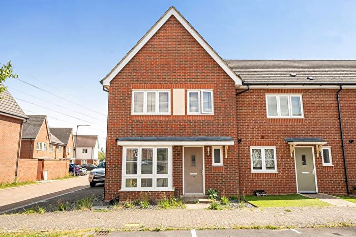 3 Bedroom End Of Terrace House For Sale In Avalon Street, Berryfields, HP18
