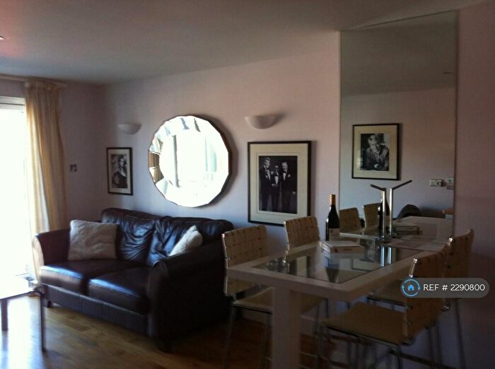 1 Bedroom Flat To Rent In The Canalside, Portsmouth, PO1