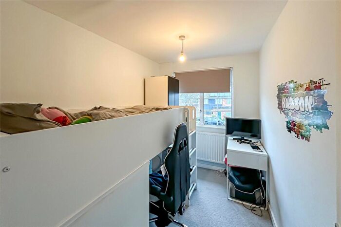 3 Bedroom Semi-Detached House For Sale In Windmill Avenue, St. Albans, Hertfordshire, AL4