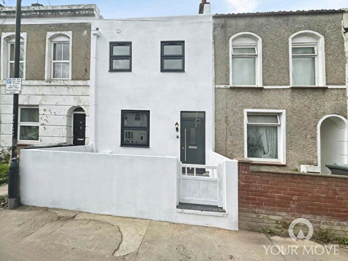 1 Bedroom Terraced House To Rent In Peacock Street, Gravesend, Kent, DA12