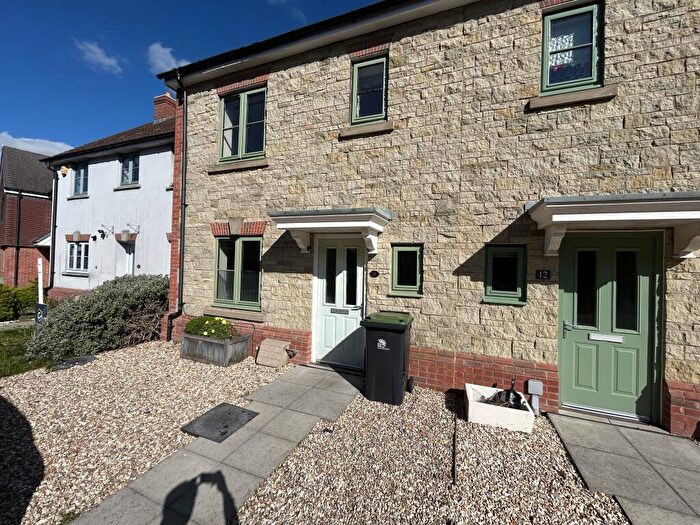 3 Bedroom Semi Detached House To Rent In Anstee Road, SP7