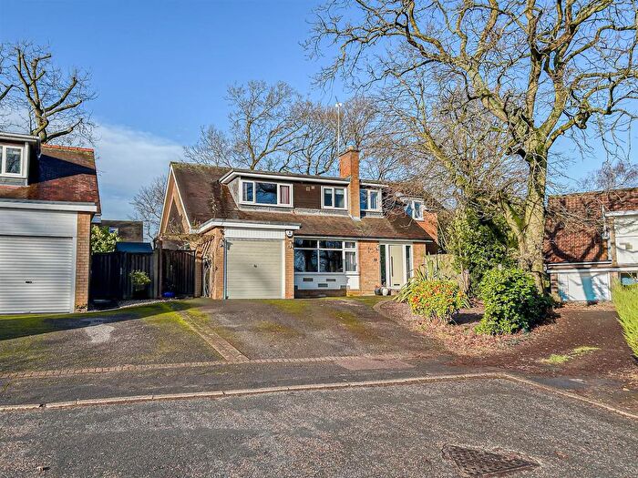 4 Bedroom Detached House For Sale In Lea Close, Ravenshead, Nottingham, NG15